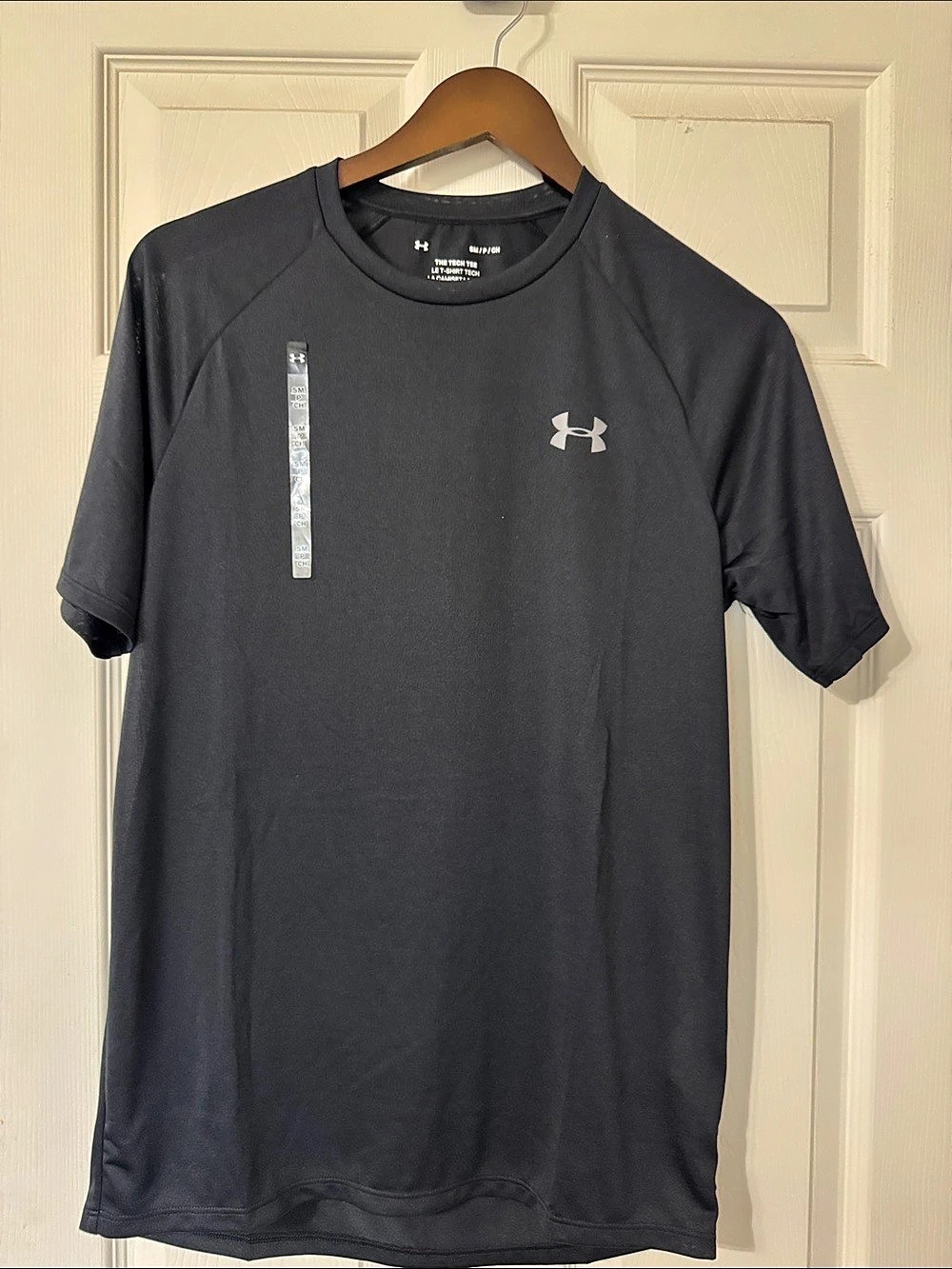 Under Armour Tech Tee Short Sleeve Tee in Black Size Small NWT